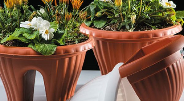 گلدان پلاستيكي بالكني