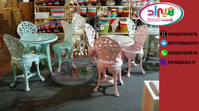 میز و صندلی پلاستیکی کلاسیک