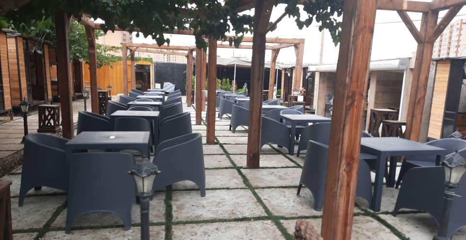 صندلی پلاستیکی رستورانی