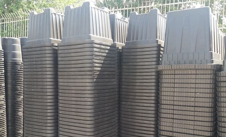 گلدان پلاستیکی گلخانه