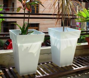 گلدان پلاستیکی رنگی بزرگ