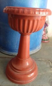 گلدان پلاستیکی پایه دار