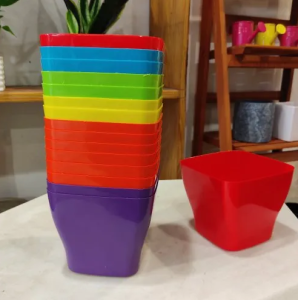 گلدانهای زیبای پلاستیکی