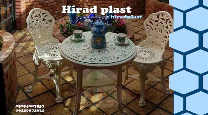 میز وصندلی کلاسیک