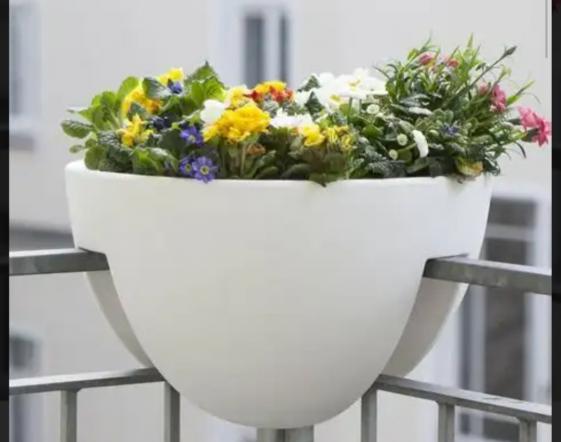 گلدان پلاستیکی نرده ای