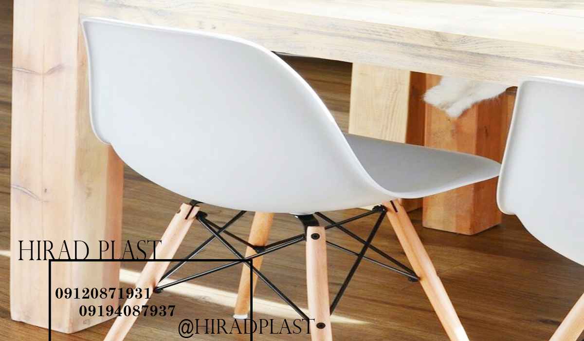میز و صندلی پلاستیکی پایه چوبی